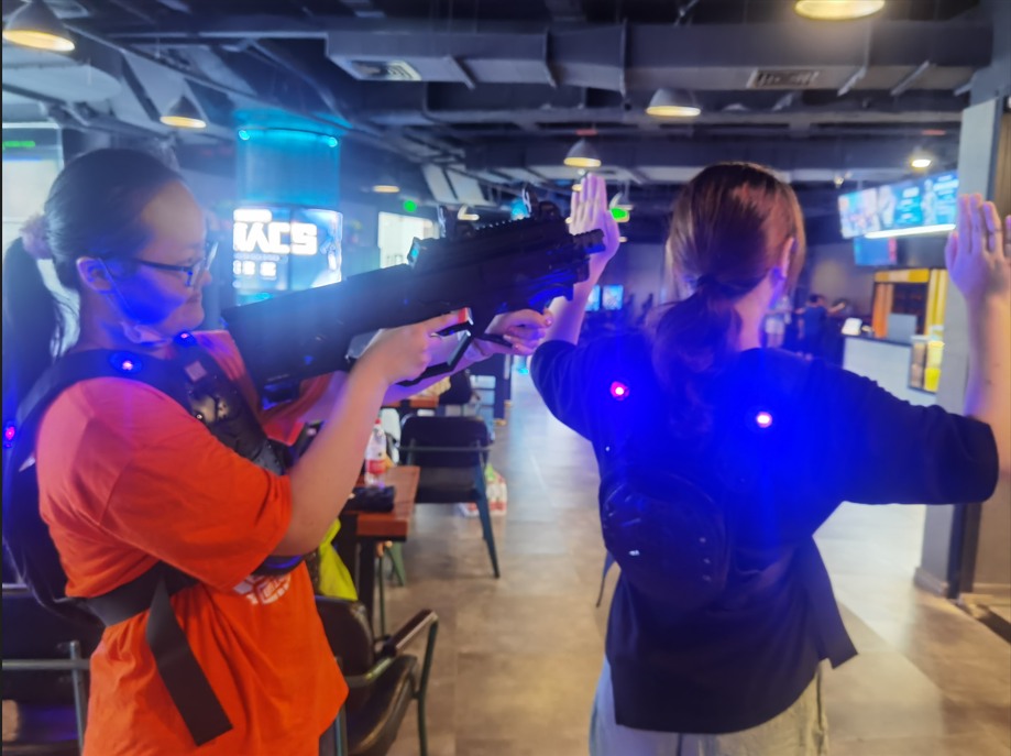 【图8】爱心学校趣味照片